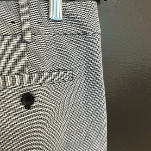 Club Monaco Sz. 8 small checker capri pants great condition - Picture 4 of 9